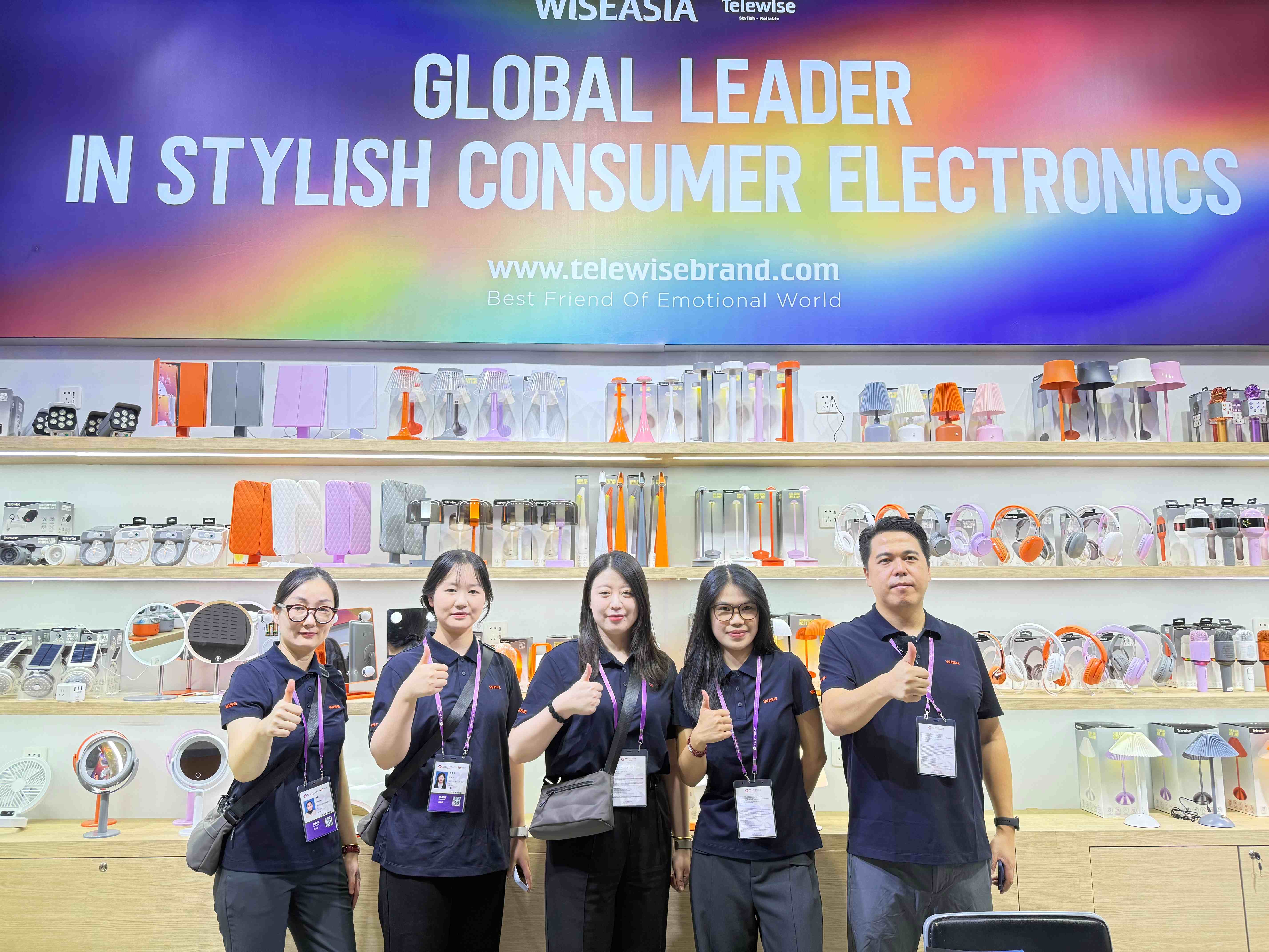 25年10月广交会- 万时团队.jpg